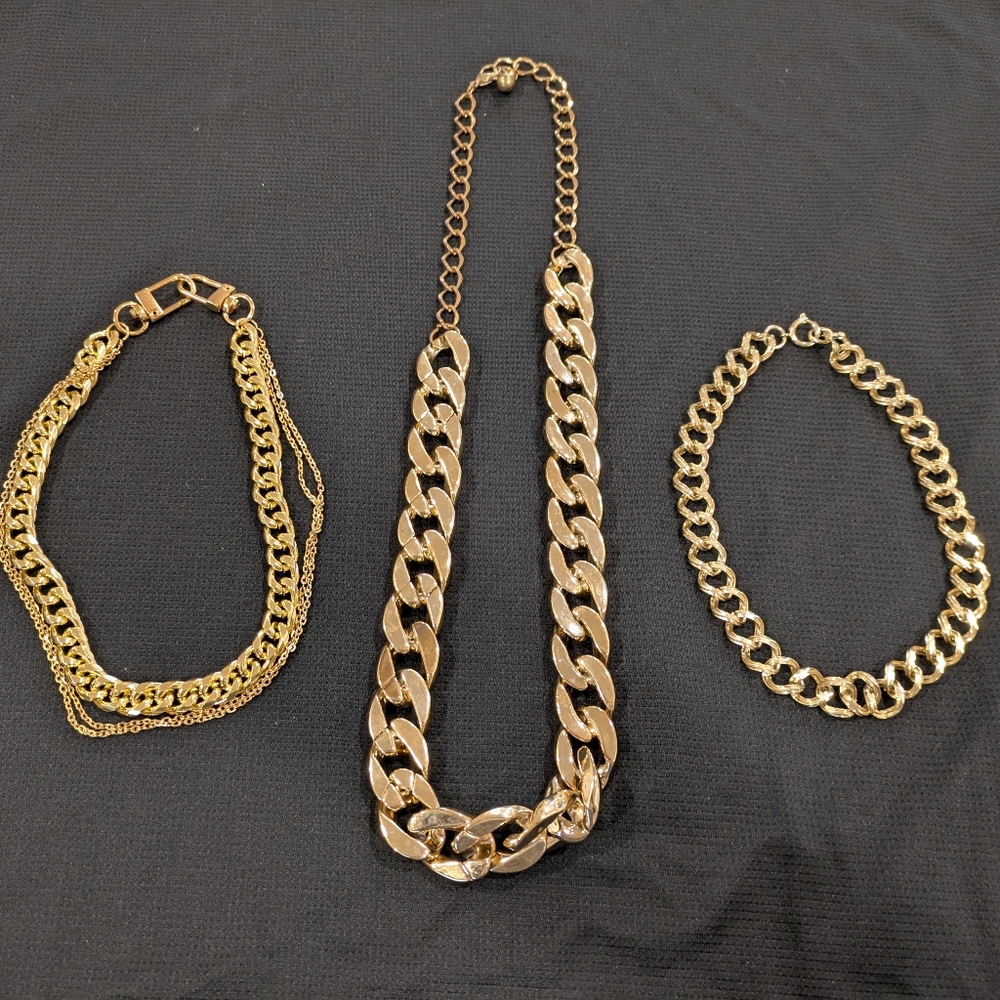 Set Of 5 Unmarked Necklaces
